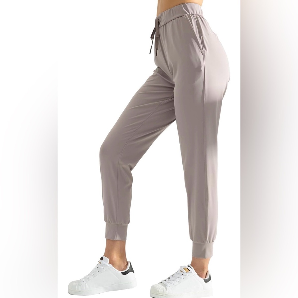 AJISAI Women's Gray Jogger Pants M Nylon Spandex Elastic Waist Drawstring